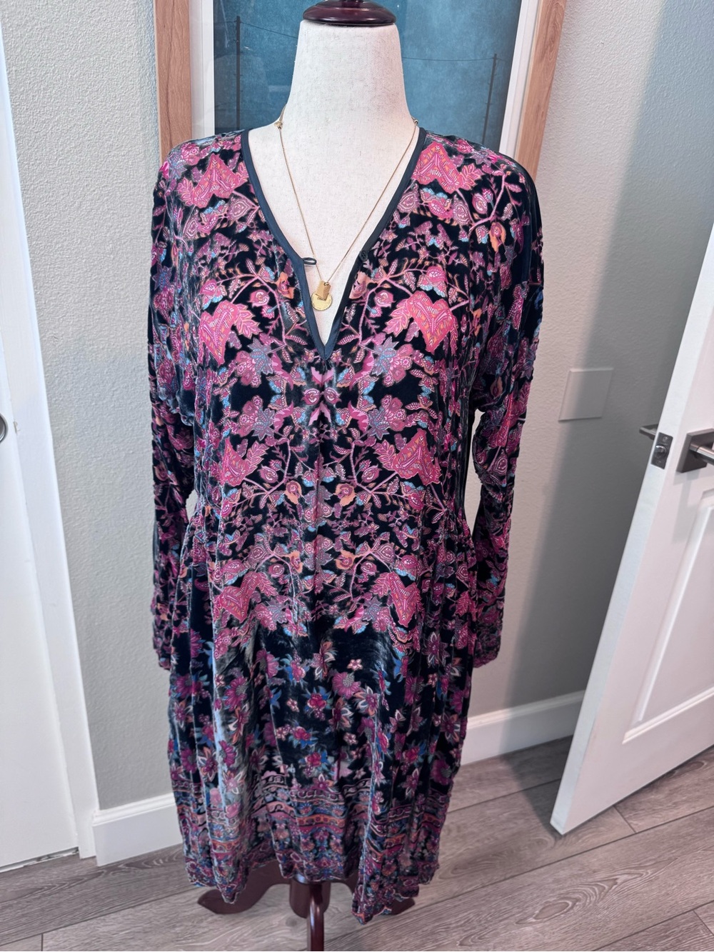 Johnny Was Pete and Greta Silk/ Velvet burnout dress Size medium